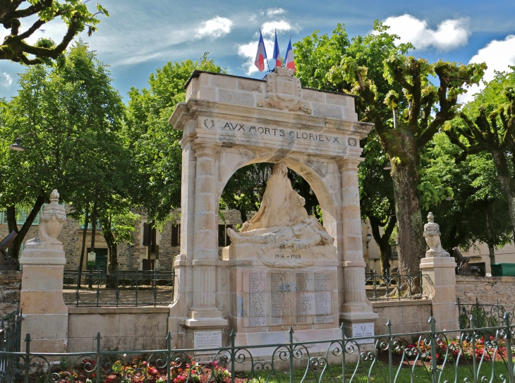 Le Monument aux Morts - Saint-Geniez-d'Olt