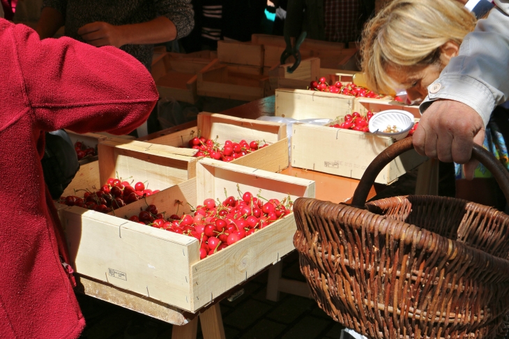 Fête et Marches de l'estive : le marché. - Saint-Geniez-d'Olt