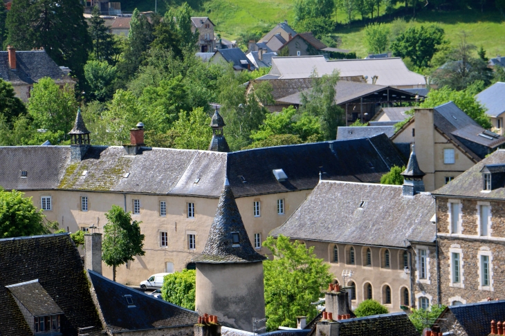 Le village. - Saint-Geniez-d'Olt