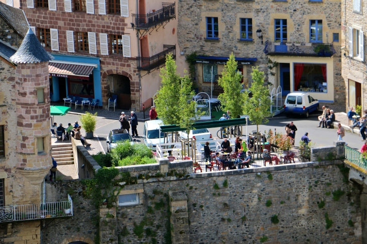 Dansle village, près de l'ancien pont. - Saint-Geniez-d'Olt