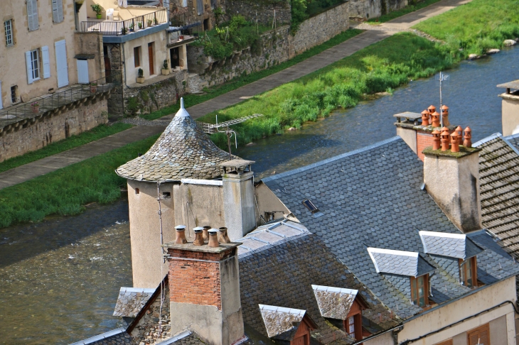 Le village. - Saint-Geniez-d'Olt