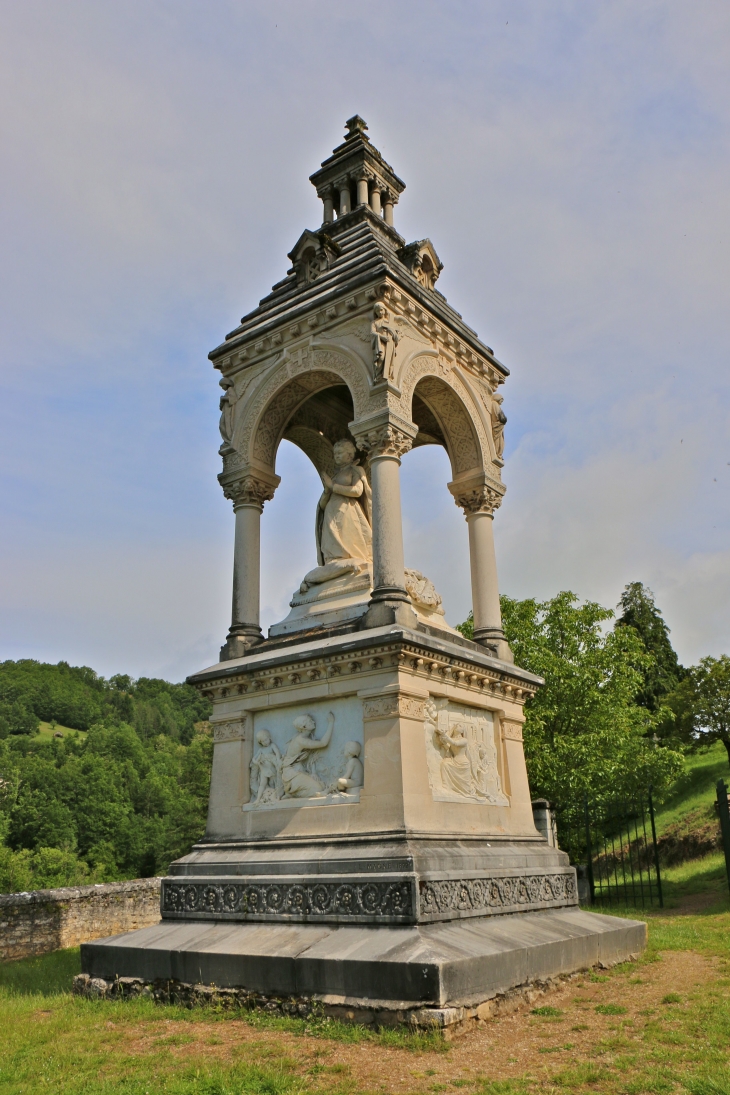 Le Monument Talabot du XIXe siècle. - Saint-Geniez-d'Olt