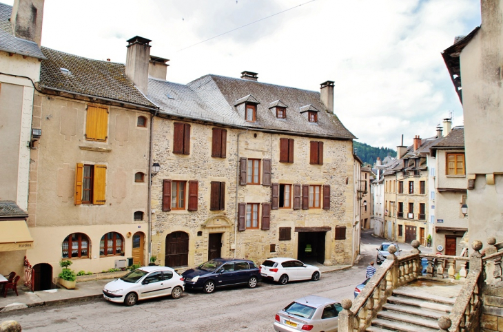 La Ville - Saint-Geniez-d'Olt