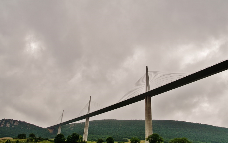 Viaduc-de-Millau - Saint-Georges-de-Luzençon