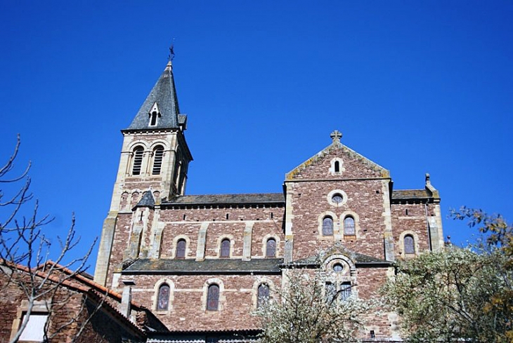 L'église - Saint-Izaire