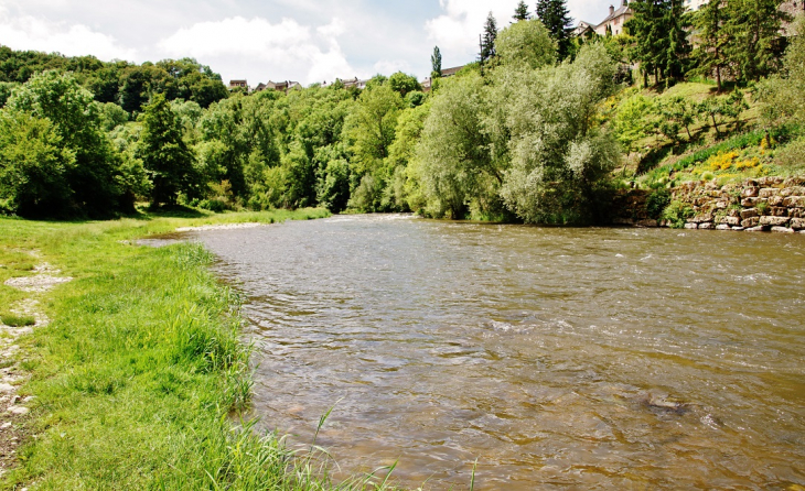 Le Lot - Saint-Laurent-d'Olt