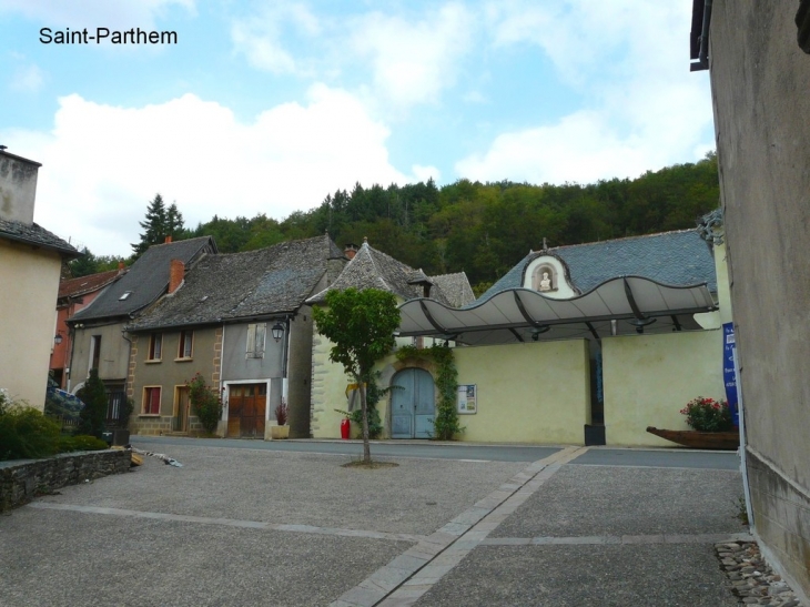 Le village - Saint-Parthem