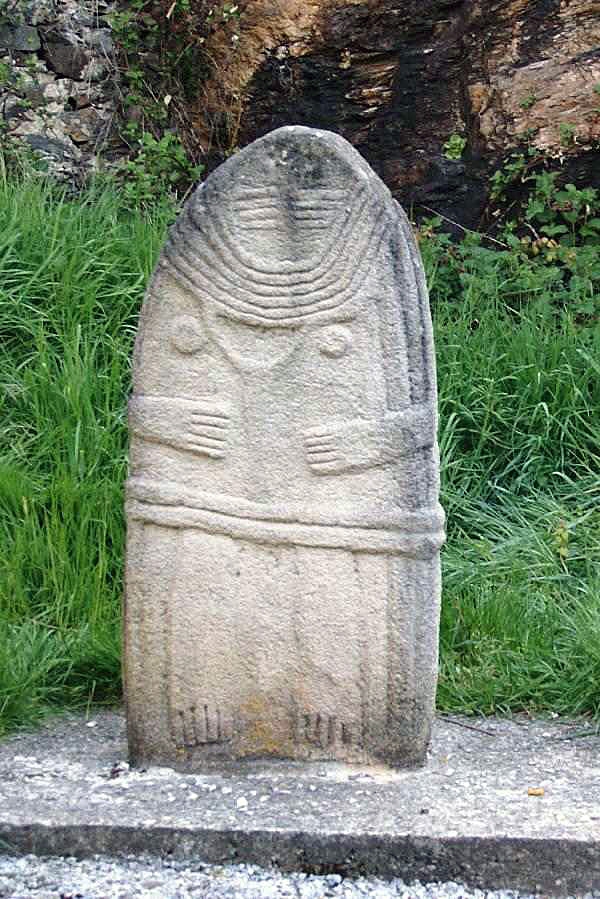 Statue menhir - Saint-Sernin-sur-Rance