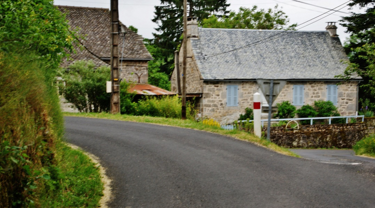 La Commune ( Benaven ) - Sainte-Geneviève-sur-Argence