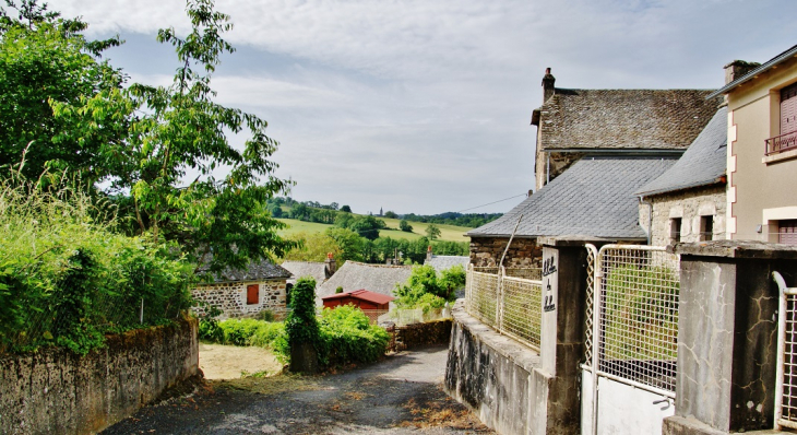 La Commune ( Orlhaguet ) - Sainte-Geneviève-sur-Argence