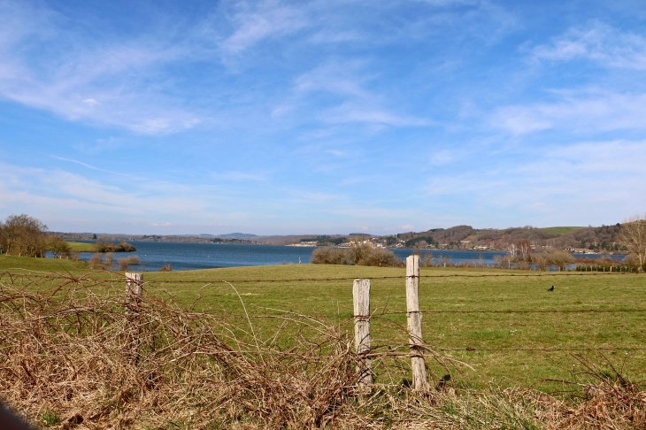 Lac de Pareloup. - Salles-Curan