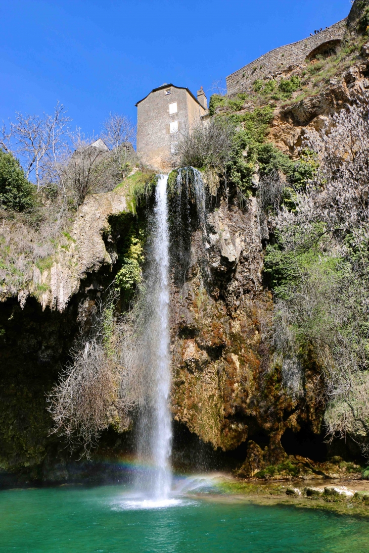 La cascade. - Salles-la-Source