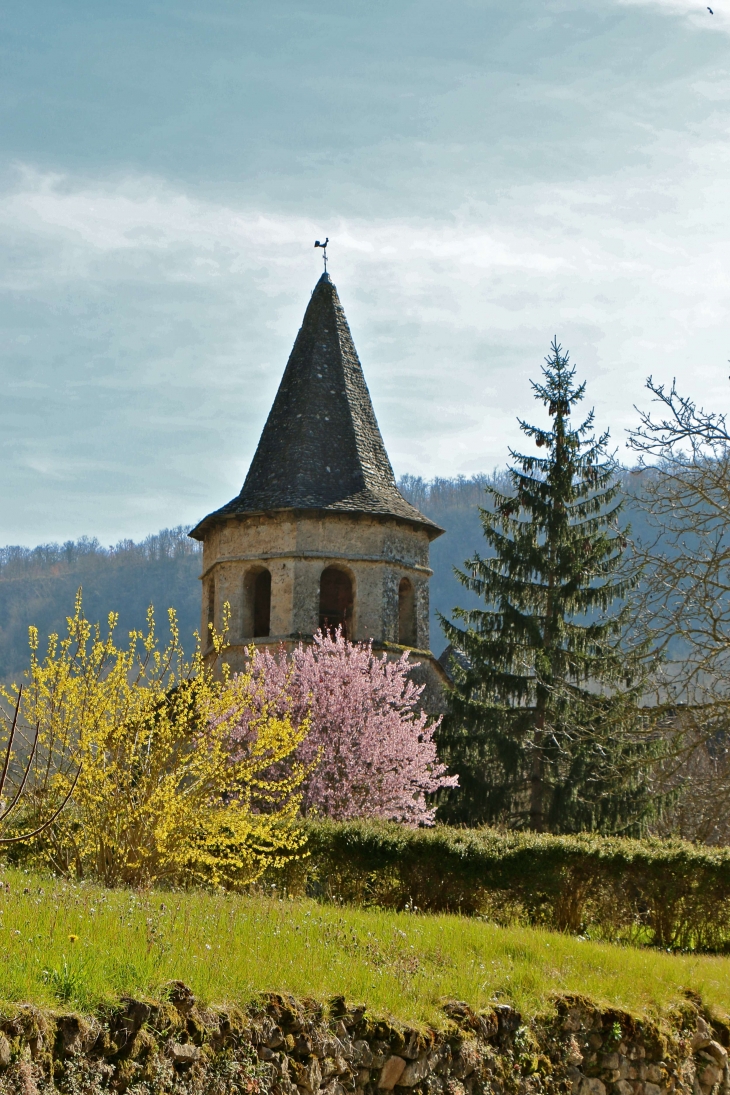 Le clocher de l'église Saint Paul. - Salles-la-Source