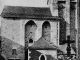 Eglise fortifiée de Souyri, vers 1905 (carte postale ancienne).