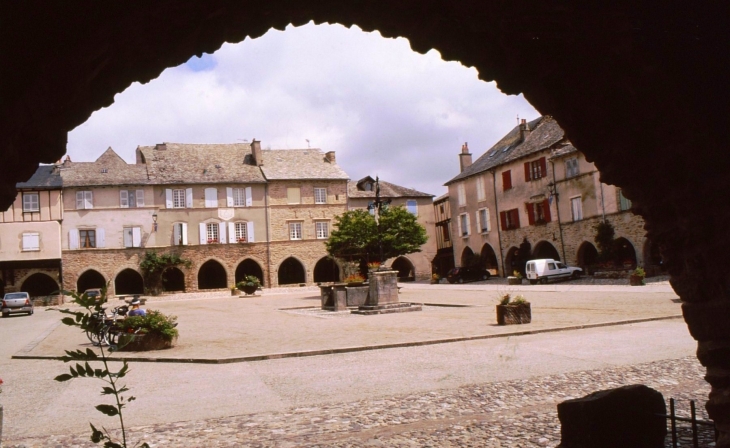 Vue depuis les cornières  Crédit : André Pommiès - Sauveterre-de-Rouergue