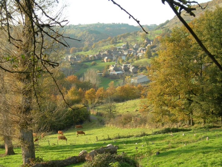 Le village vu des Crouzets - Sébrazac