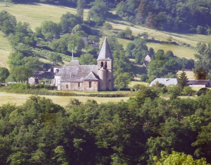 Vue sur la chapelle de Trédou - Sébrazac