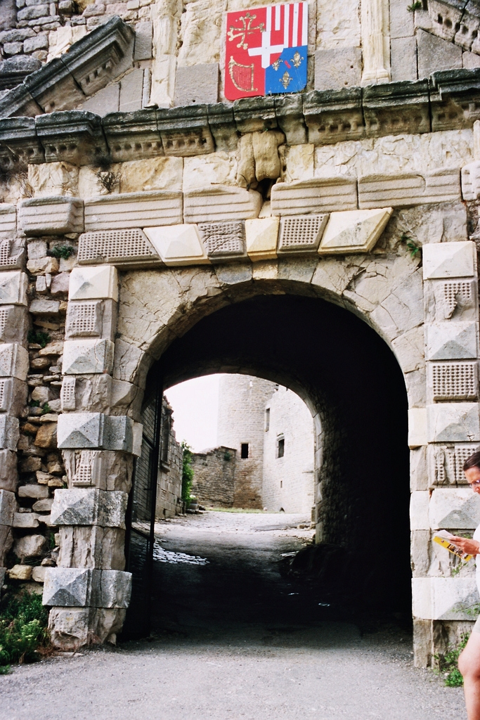 Porche d'entrée du Château - Sévérac-le-Château