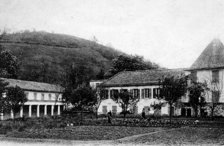 Abbaye de Sylvanés, vers 1910 (carte postale ancienne). - Sylvanès