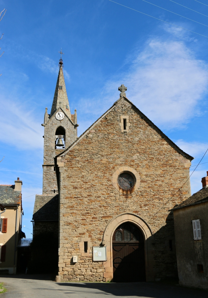 L'église de Saint Hilaire. - Trémouilles