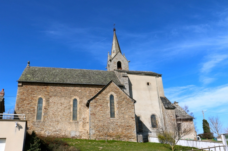 L'église de Saint Hilaire. - Trémouilles