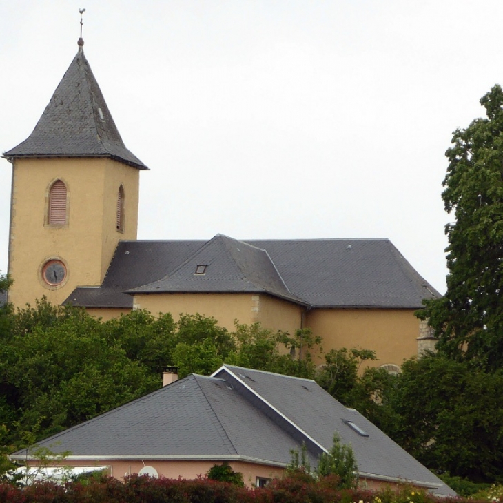 Vue sur l'église - Vaureilles