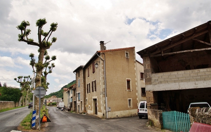 Le Village - Versols-et-Lapeyre