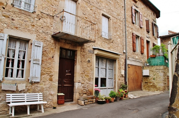 Le Village - Versols-et-Lapeyre