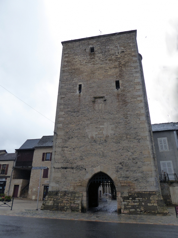 La porte haute: entrée de la ville - Villeneuve