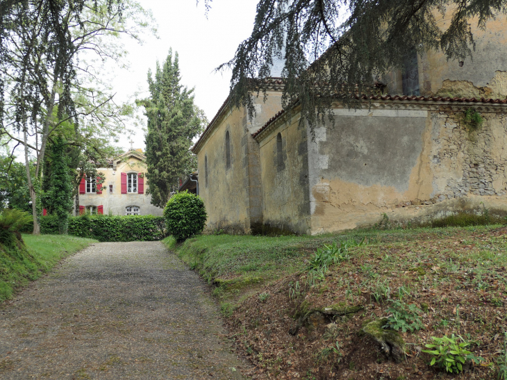 Près de l'église - Ayzieu