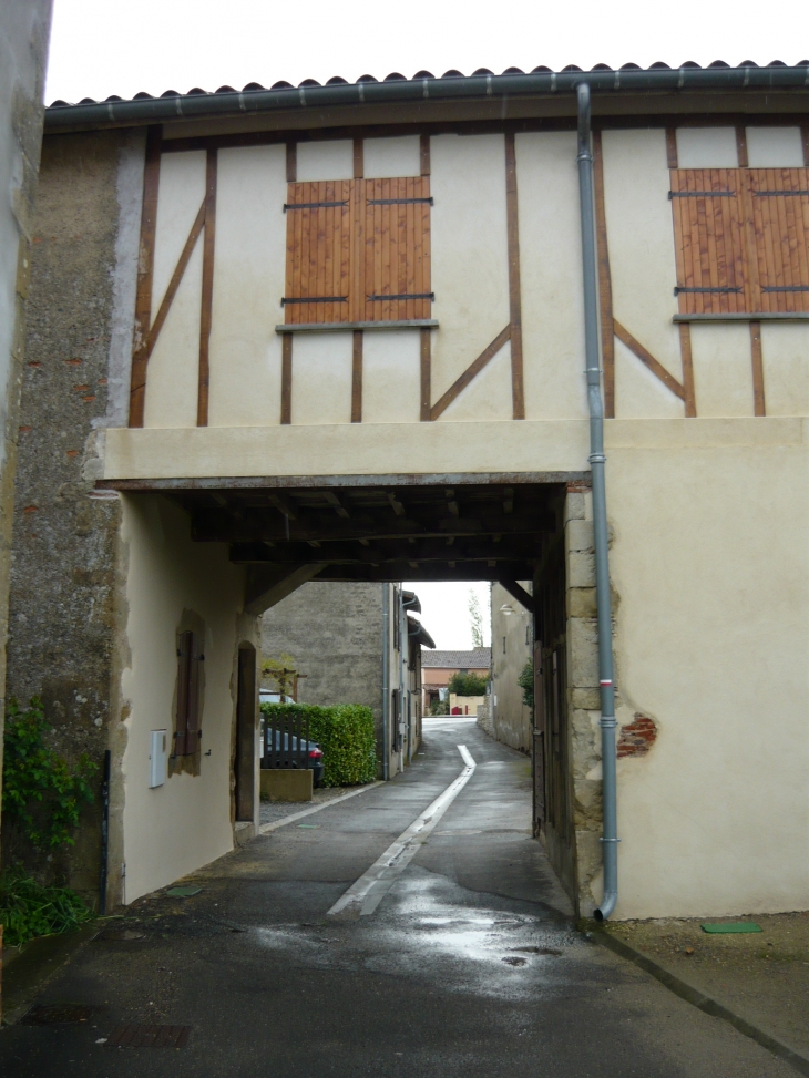 Rue des Abattoirs... - Barcelonne-du-Gers