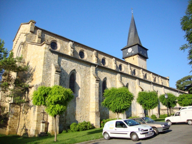 Barran (32350)  église au clocher tors