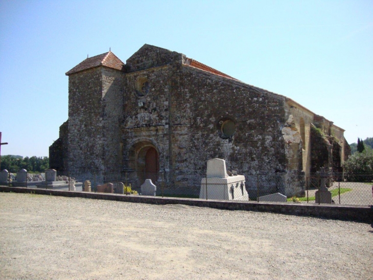 Bassoues (32320)  Basilique St.Fris, extérieur