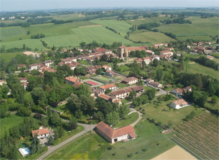 Photo aérienne de la bastide royale de Beaumarchès - Beaumarchés