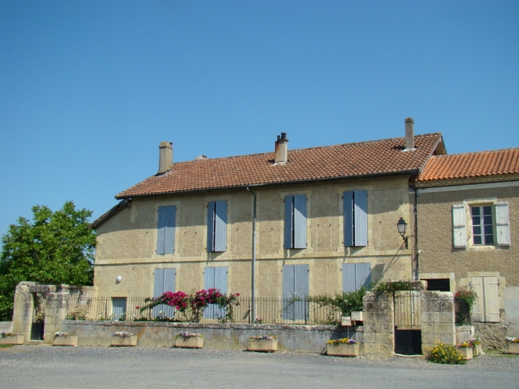 L'ancienne école des filles et des garçons - Caillavet