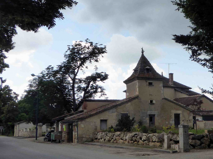 La rue principale - Castet-Arrouy