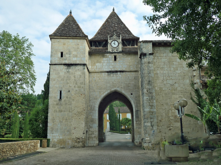 Barbotan, les Thermes : la porte-église - Cazaubon