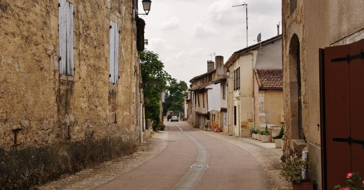 Le Village - Flamarens