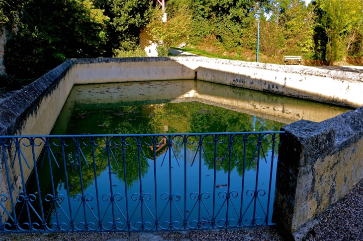 L'ancien bassin lavoir - Gimbrède