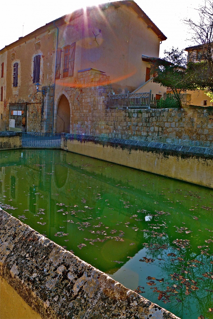 L'ancien bassin lavoir - Gimbrède