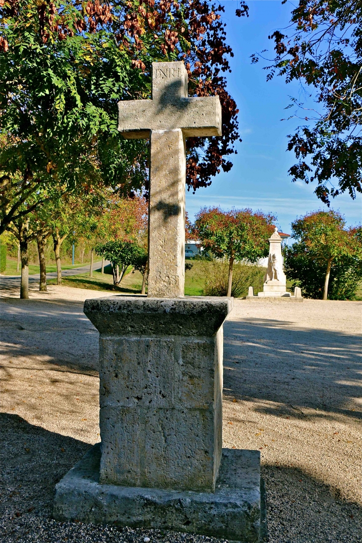 Croix de chemin à l'entrée Est du village - Gimbrède