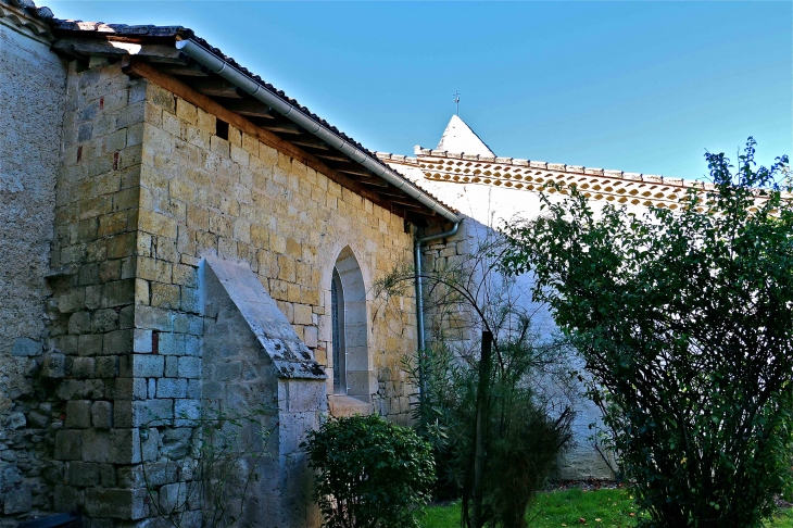 Le chevet de l'église - Gimbrède