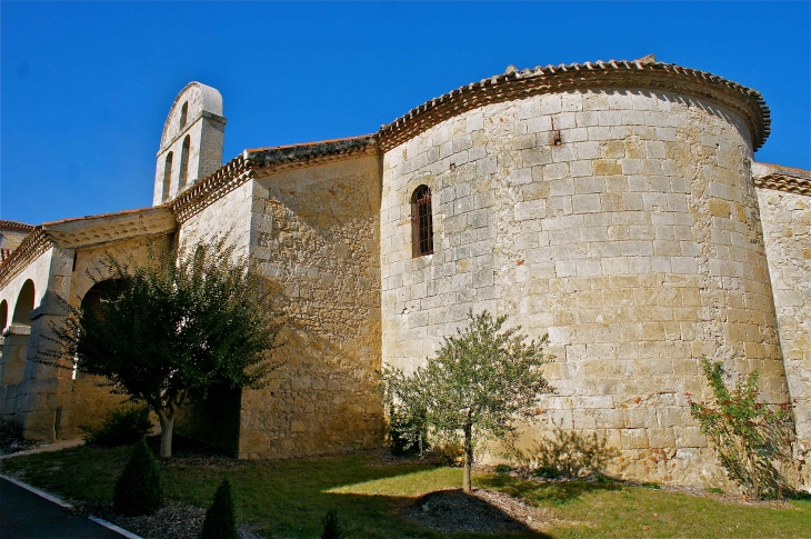 Chevet semi circulaire de l'église de Rouillac - Gimbrède