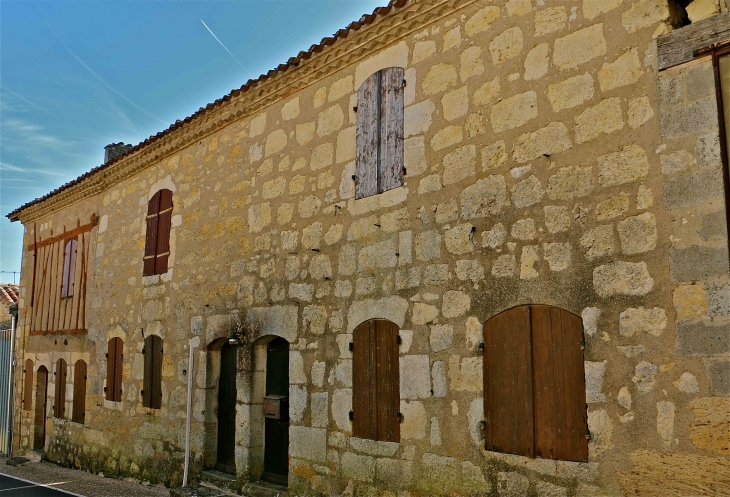 Maisons du hameau de Rouillac - Gimbrède