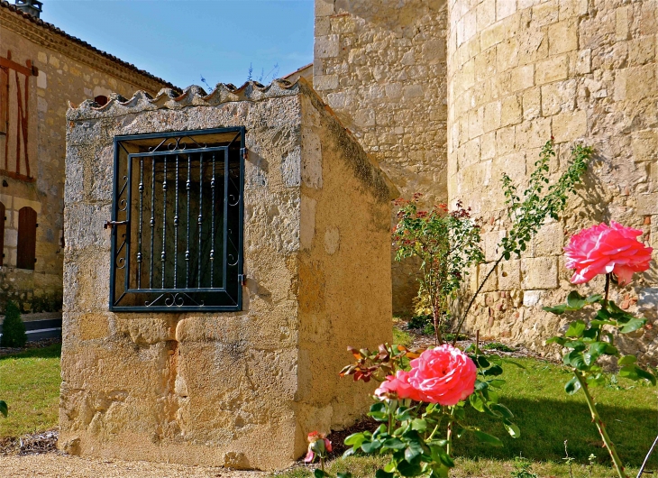 Le puits du hameau de Rouillac - Gimbrède