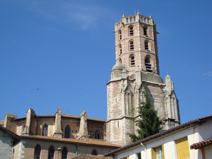 Gimont (32200)  tour de l'église paroissiale