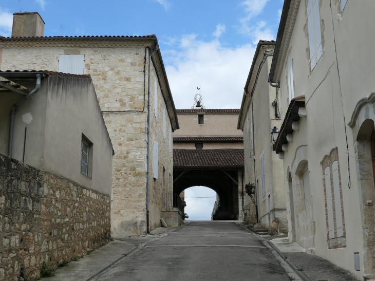 Le passage de la halle - Jegun