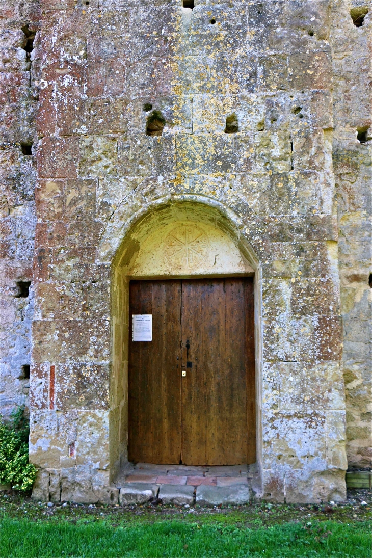 Eglise romane Saint Michel : le portail - Lamaguère