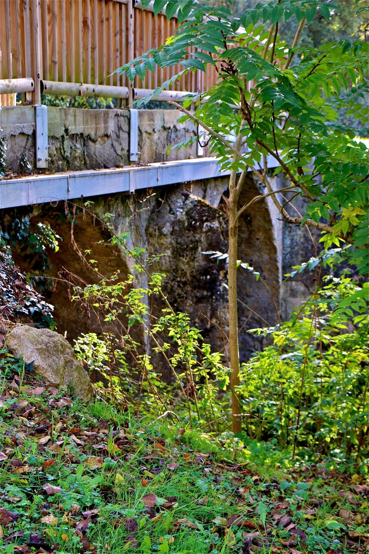 Le pont sur l'Arrats - Lamaguère