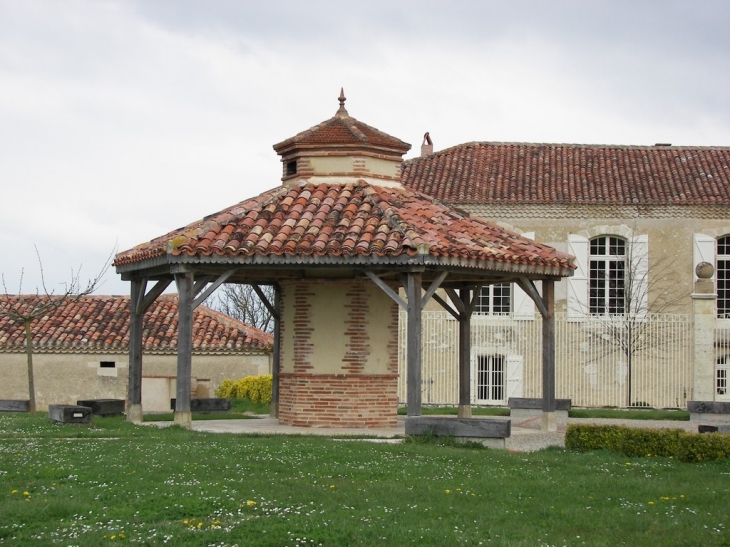 Kiosque four a pain - Lartigue